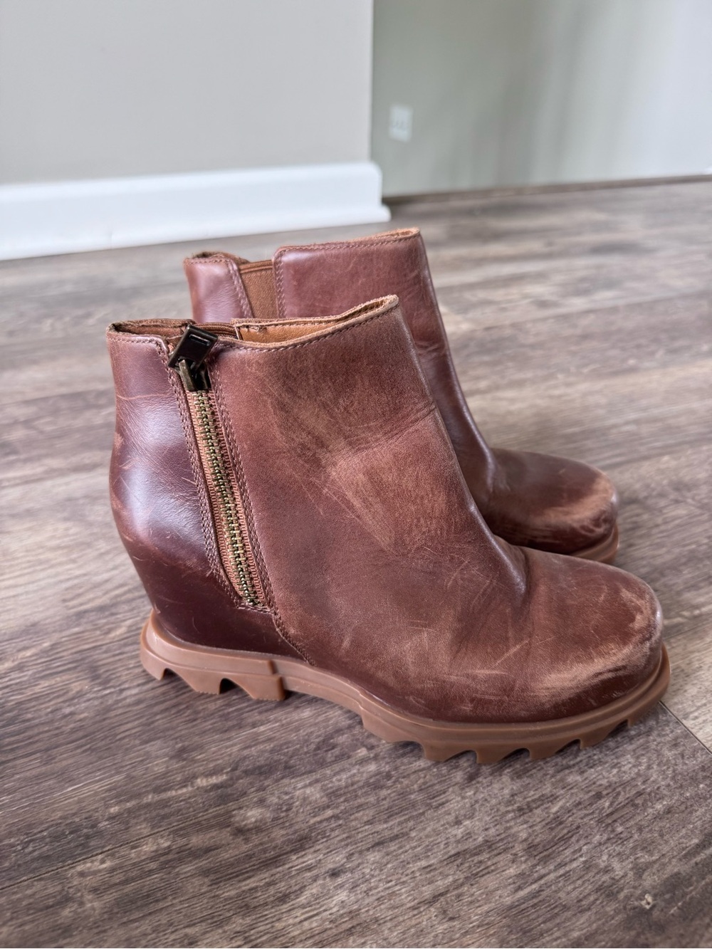 Sorel Joan of Arctic Wedge III Zip "Hazelnut" - Leather Ankle Boots